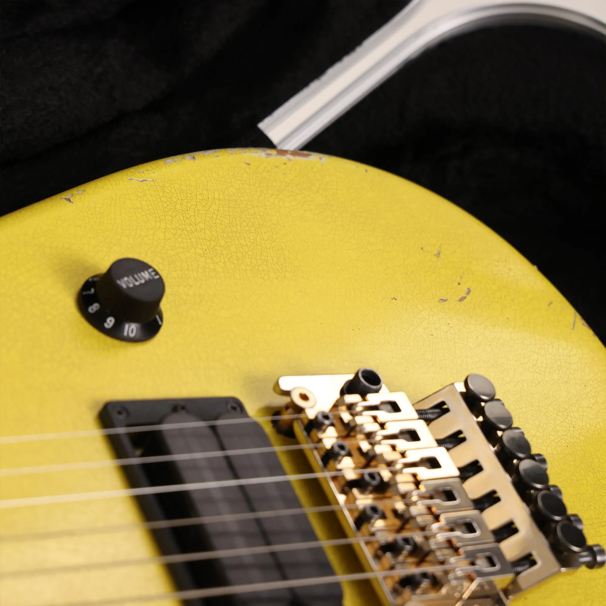Charvel Custom Shop San Dimas Nitro Aged Graffiti Yellow