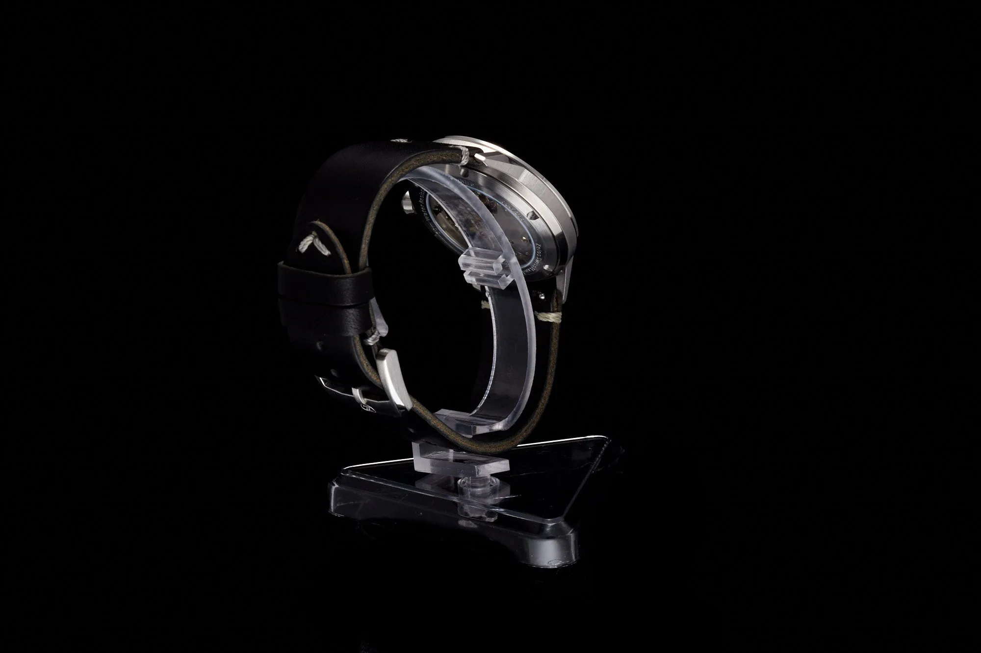Comet 39mm 'Tuxedo'