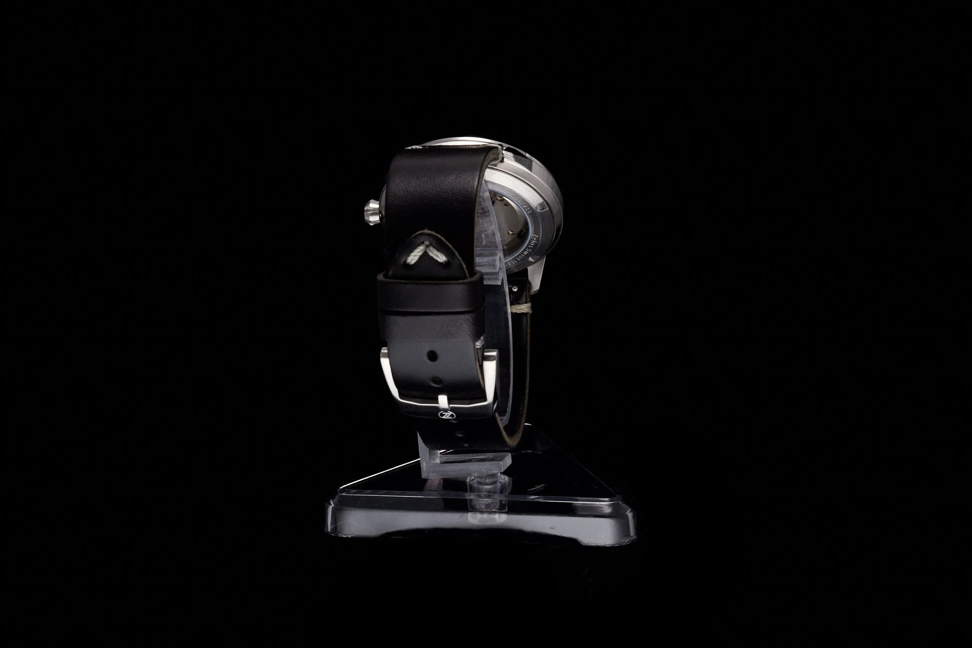 Comet 39mm 'Tuxedo'