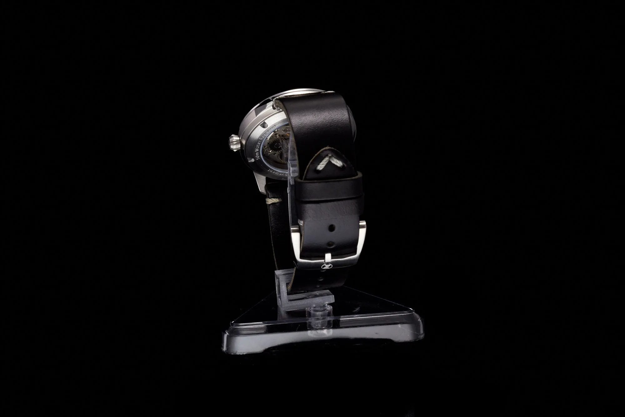 Comet 39mm 'Tuxedo'