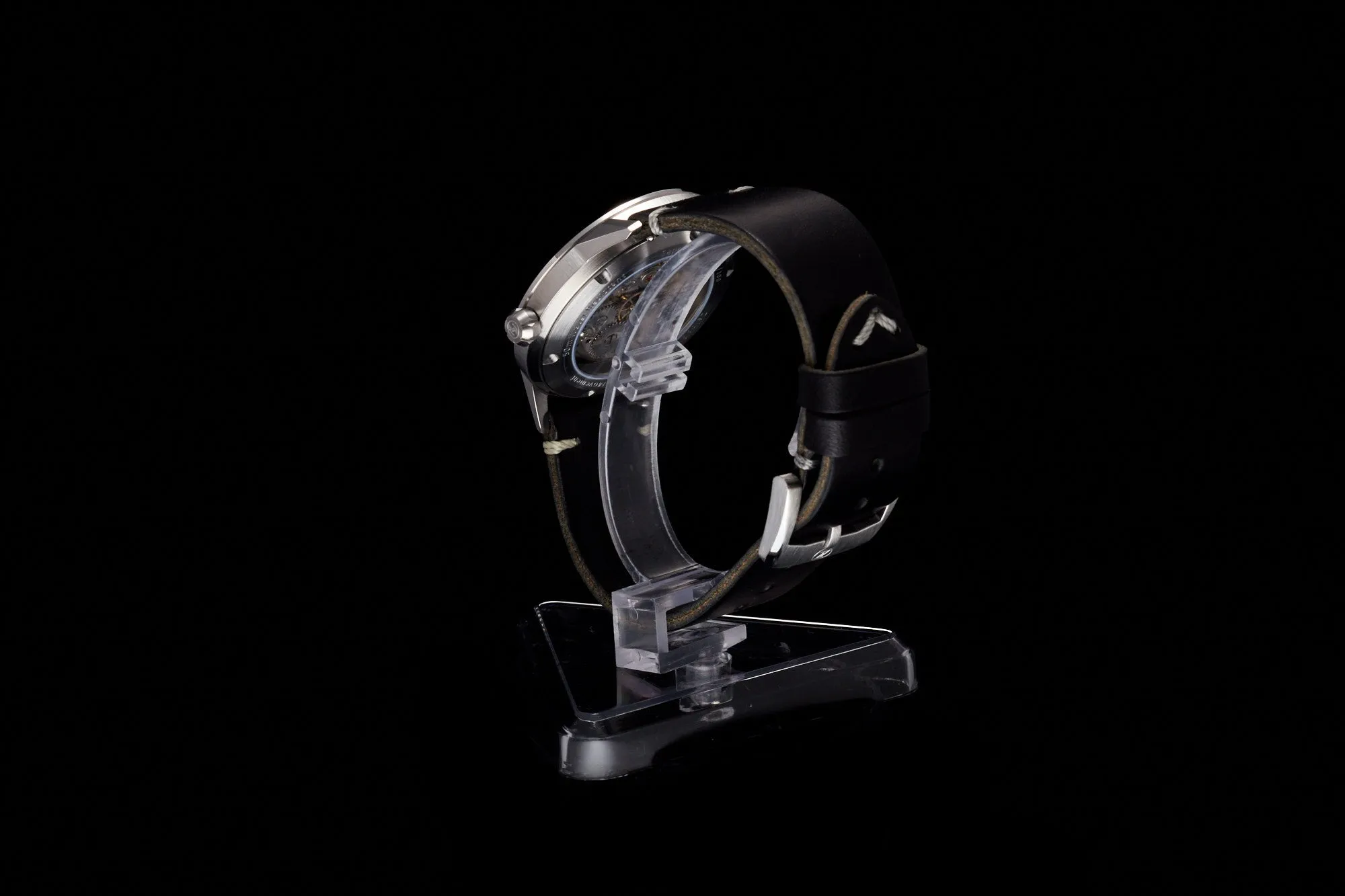 Comet 39mm 'Tuxedo'