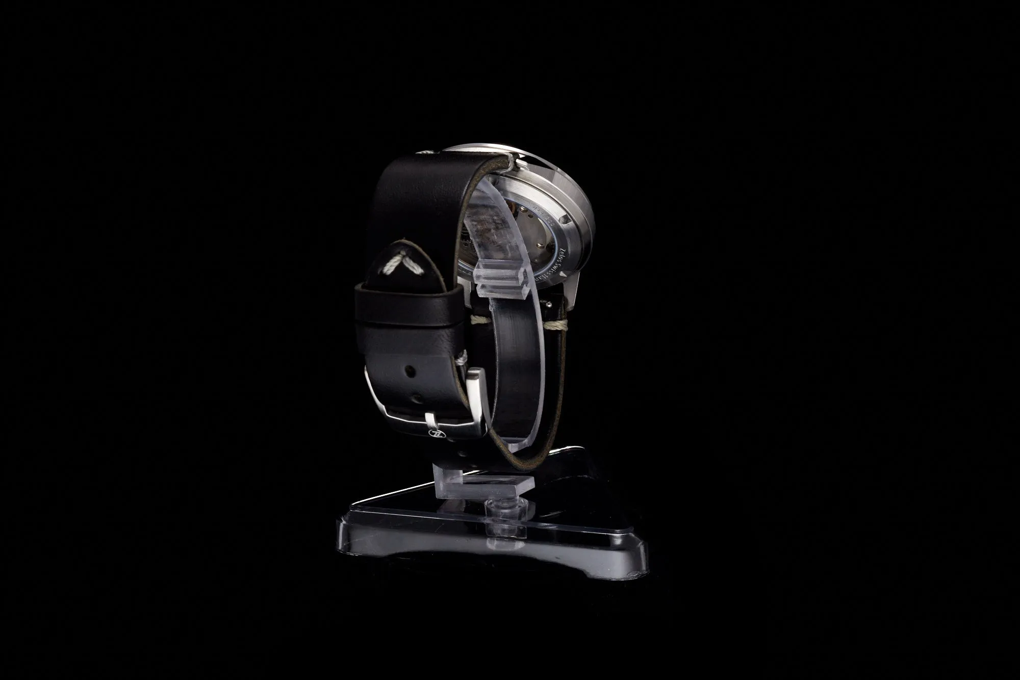 Comet 39mm 'Tuxedo'