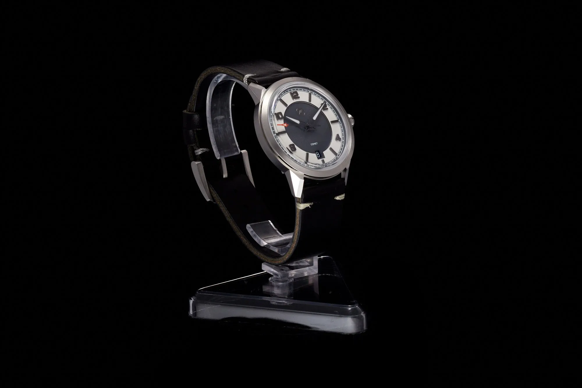 Comet 39mm 'Tuxedo'