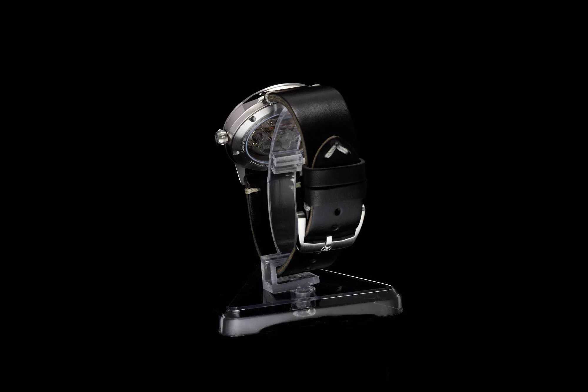 Comet 39mm 'Tuxedo'