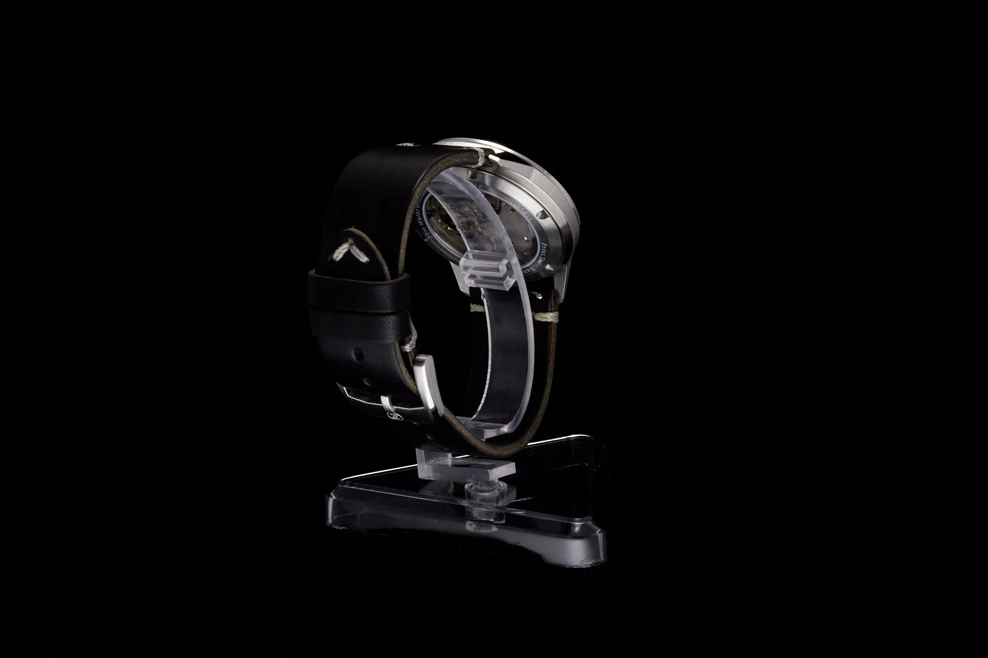 Comet 39mm 'Tuxedo'