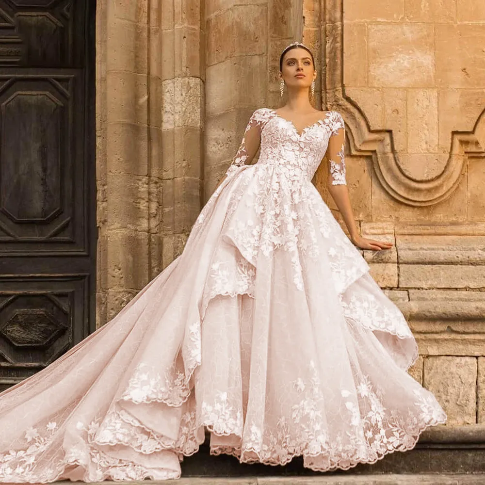 Elegant Half Sleeve Lace Princess A-Line Wedding Dress Scoop Neck Appliques Ruffles Court Train Bride Gown