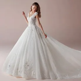 Sexy Backless V Neck Lace A-Line Wedding Dress Elegant Appliques Flowers Chapel Train