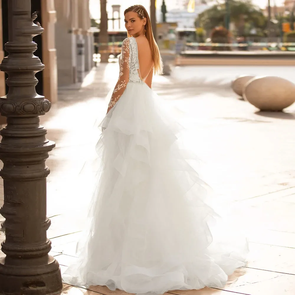 Sexy Backless V Neck Ruffles Wedding Dress Long Sleeve Appliques Sweep Train Vintage Bridal Gown