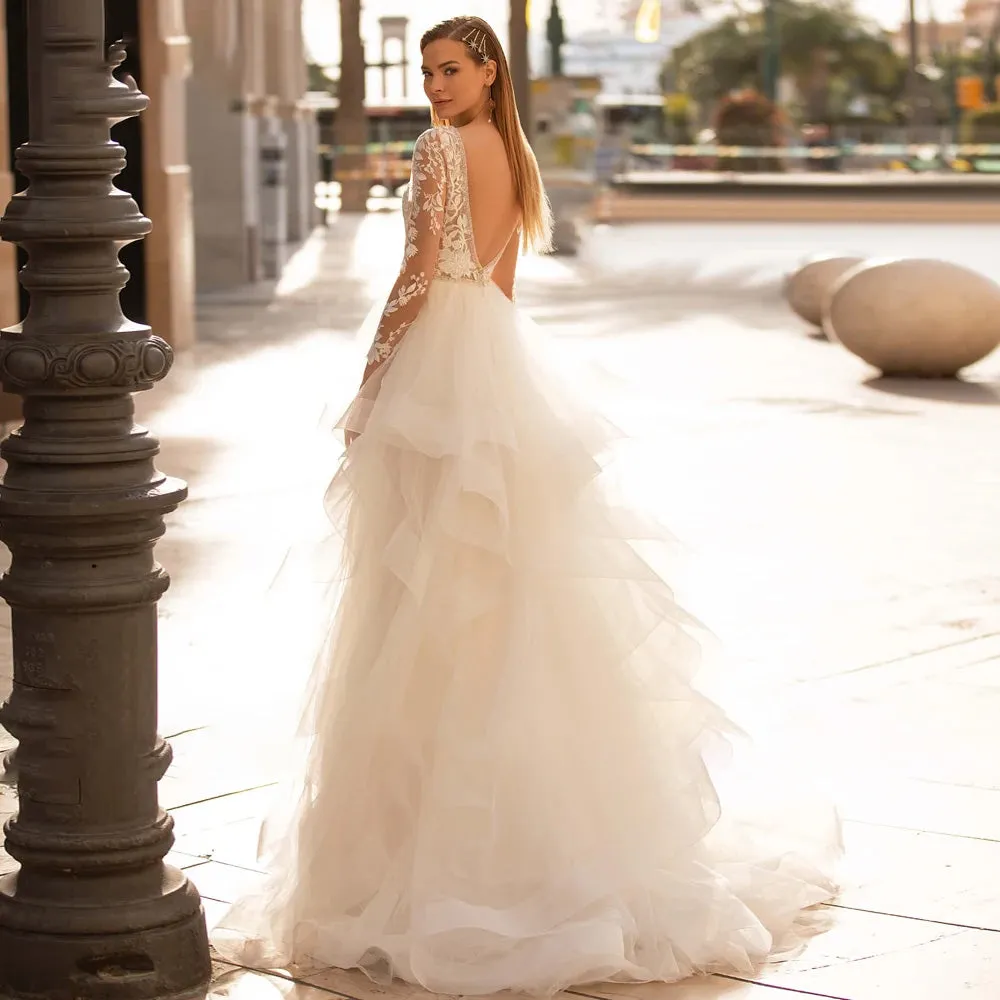 Sexy Backless V Neck Ruffles Wedding Dress Long Sleeve Appliques Sweep Train Vintage Bridal Gown
